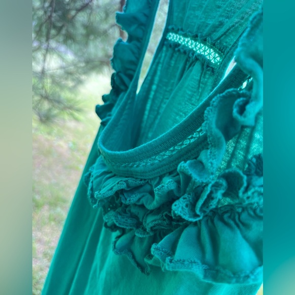 Tank top- xs women/juniors baggy/loose fit, cute ruffle & detail at neck & edge - Picture 8 of 11